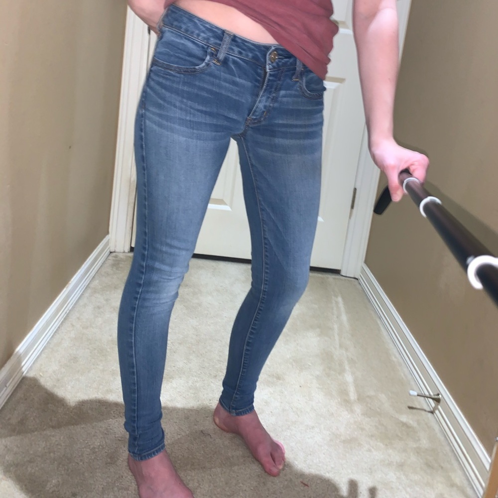 American Eagle blue jeans